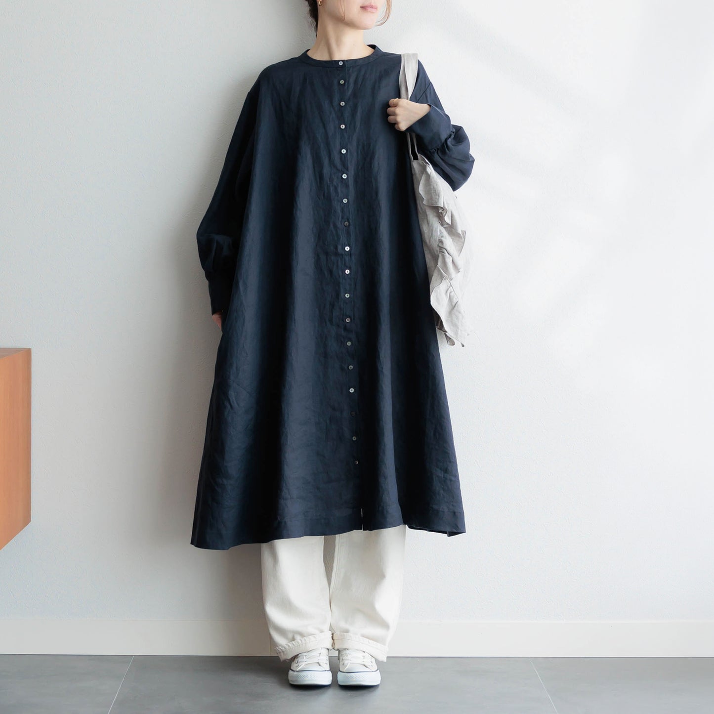【ふんわりボリューム袖】前開きロングシャツワンピース：T0925H29